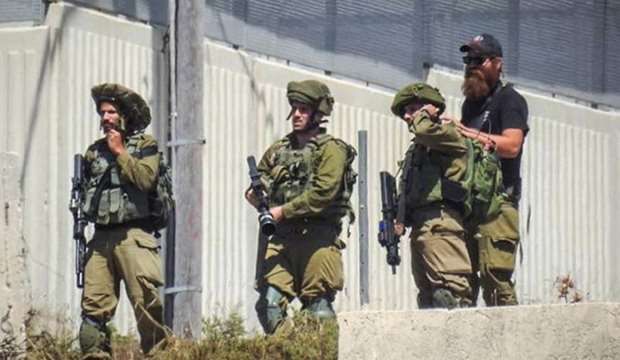 IOF injures young man, arrests two others south of Jenin