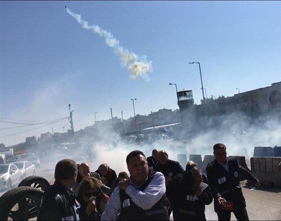 Israeli forces suppress Palestinian journalists' protest
