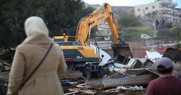Israeli authorities order Palestinian to demolish his warehouse