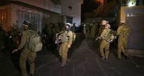 Homes raided, young men kidnapped in W. Bank IOF campaigns