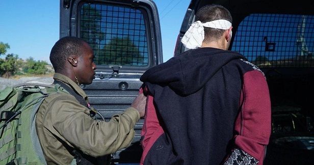 IOF kidnaps four Palestinians in Qalqilya, one kid in J�lem