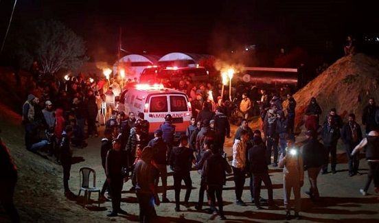 Five young protesters injured by Israeli gunfire in Gaza night protest