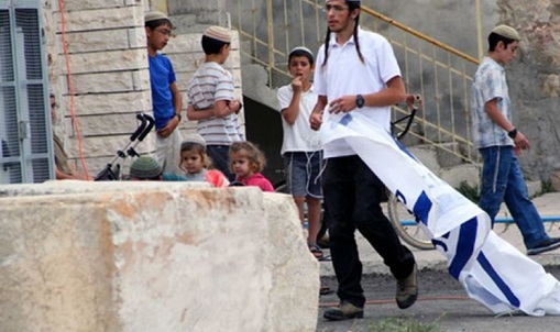 Settlers attack Palestinian houses in al-Khalil