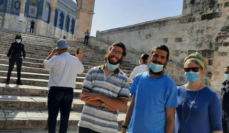 Dozens of Jewish settlers break into Aqsa Mosque