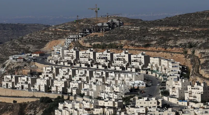 Israel expropriates Palestinian land to expand illegal settlement