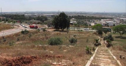 IOA to demolish 3 Palestinian houses in Lod, Kafr Qasim