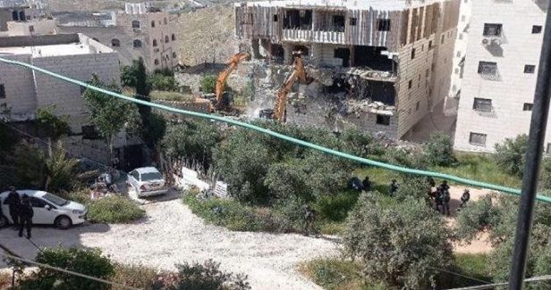 IOA razes apartment building in Anata town