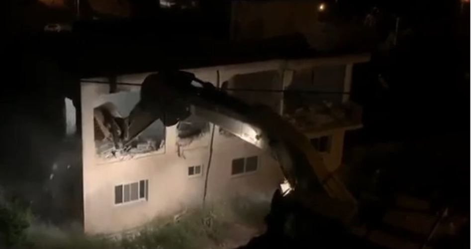 IOF razes Palestinian prisoner� home in W. Bank town of Kobar