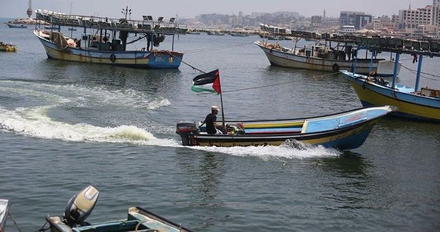 IOF opens fire at fishing boats off Gaza