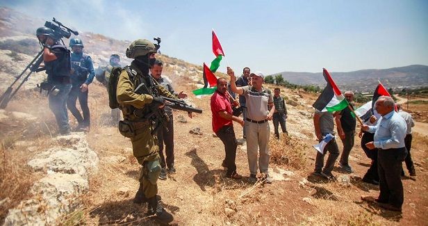 Palestinian activists remove settlement outpost northwest of Ramallah