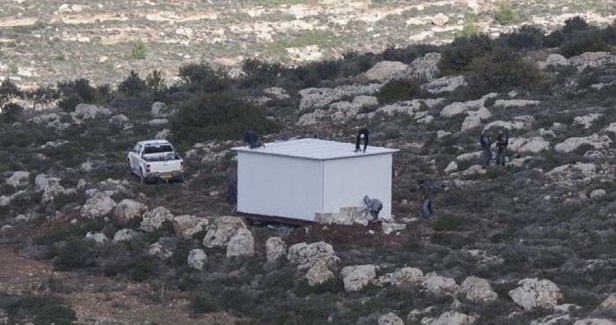 Settlers set up new outpost in Jordan Valley