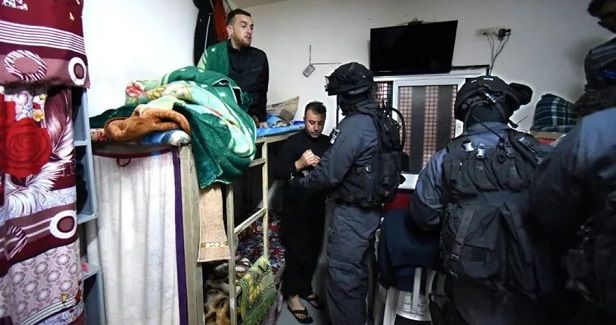 Israeli forces assault Palestinian prisoners in Megiddo jail
