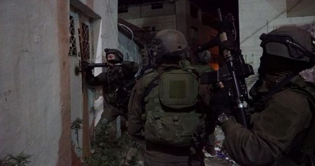 IOF arrests 19 Palestinians in West Bank and Jerusalem
