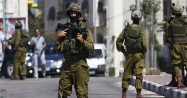 Scores of Palestinians injured in IOF raids in West Bank