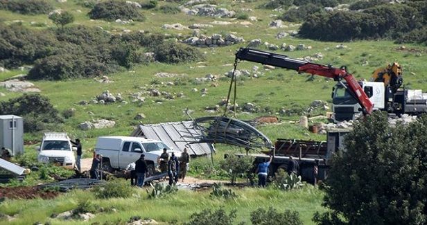 IOF wreaks havoc on Khirbet Ibziq hamlet, displacing its residents