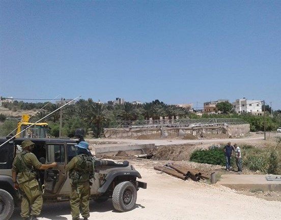 Israeli bulldozers demolish water pipeline in Palestinian village