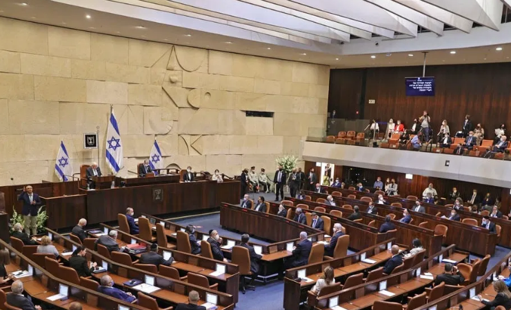 Israel opposition slams Yamina MK over voting twice in Knesset