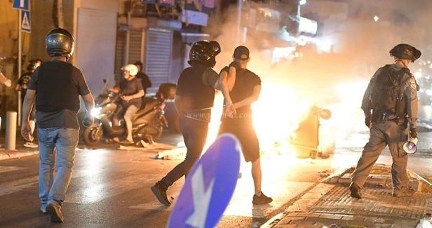 Renewed clashes in Jaffa over Israel�s destruction of Muslim cemetery