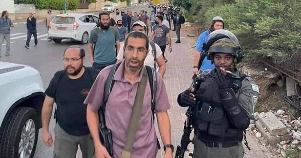 Jewish settlers open fire at homes in Sheikh Jarrah