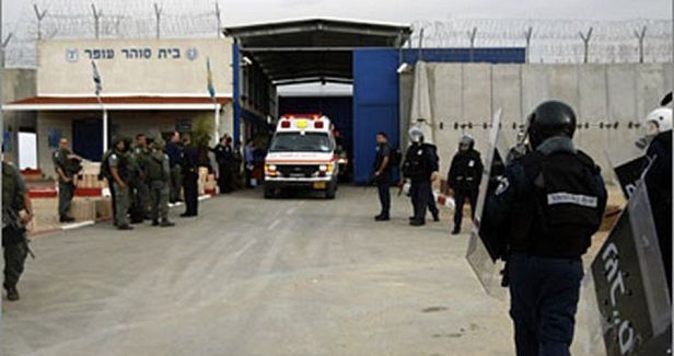Ofer prisoners close all prison sections
