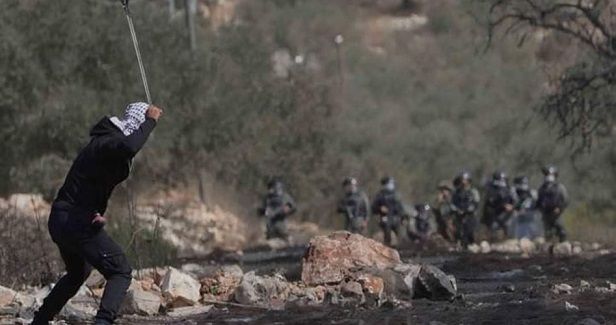 Palestinians injured as IOF quells weekly march of Kafr Qaddum