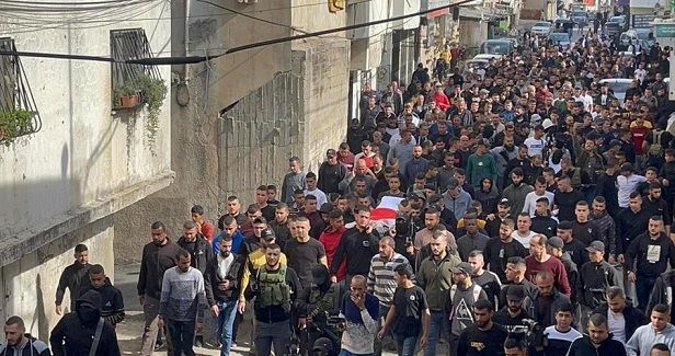 Palestinian masses attend funeral of martyr in Jenin