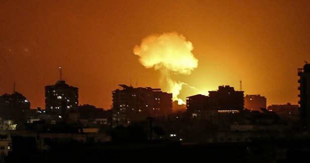 Israeli army bombs sites, shrinks fishing zone in Gaza