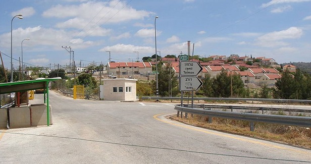 Israeli settlers start construction of new outpost in Halhul