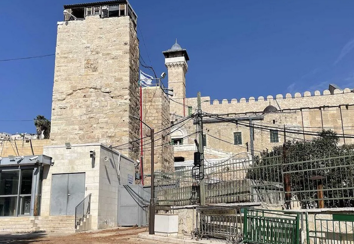 Israel cuts parts of stairs of Ibrahimi Mosque in Hebron