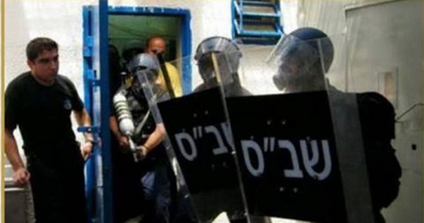 Tension in Negev jail after IPS forces raid cells