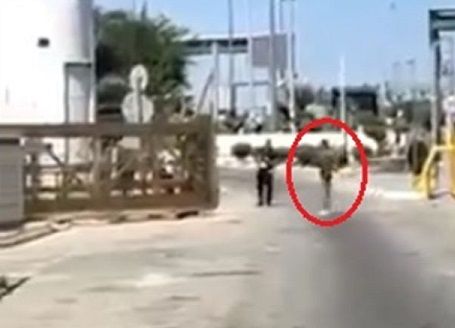 IOF kidnap Palestinian teen at checkpoint near Jenin