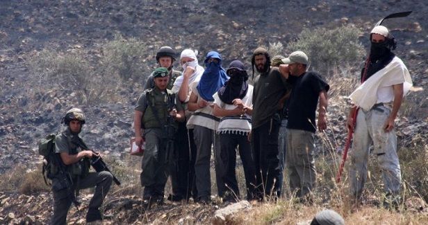 IOF kidnaps young man after assaulting him and others in al-Khalil