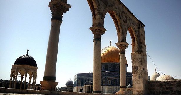 Al-Aqsa Preacher: We will stay in Palestine despite hard conditions