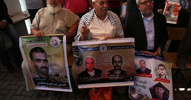 Palestinian prisoner suffering from kidney pain for 4 years