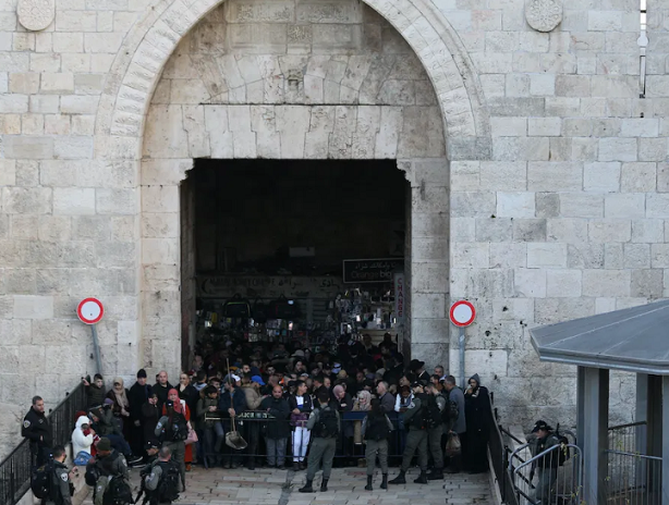 Israel occupation forces close off Al-Aqsa Mosque compound