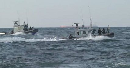 Israeli gunboats fire at Palestinian fishing boats
