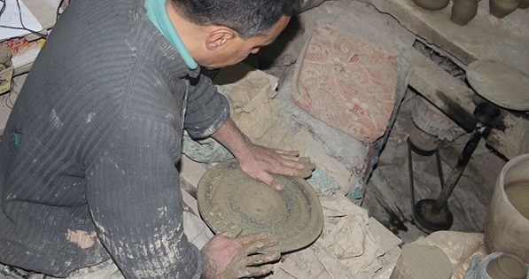 Pottery maintains its presence in Jaba' despite obstacles
