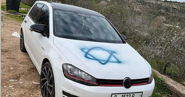 Settlers slash tires of cars, deface property in eastern Salfit