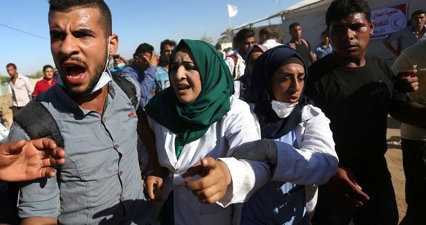 Palestinian medic witnesses her husband�s death