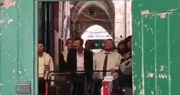 Extremist settlers rally at Aqsa Mosque�s gate