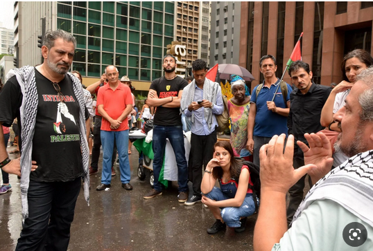 This Brazilian activist has worn the Palestinian keffiyeh for decades