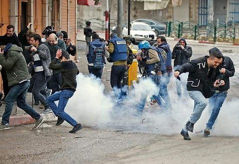 MADA: 31 violations against media freedoms in Palestine during August