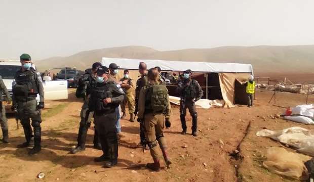 IOF seizes two tractors in Jordan Valley hamlets