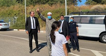 Before entering jail, Sheikh Salah calls for protecting Aqsa Mosque