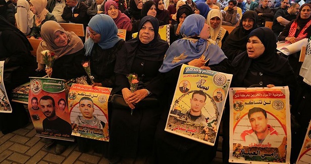 Administrative detainees continue boycott of Israeli courts