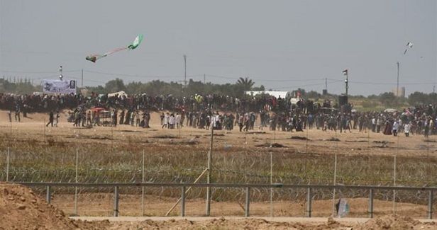 Palestinian kite carrying firebomb sparks fire in Israeli border area