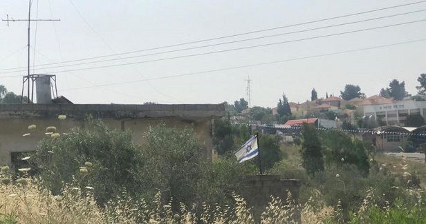 Israeli settlers attack Palestinian home in Qalqilya