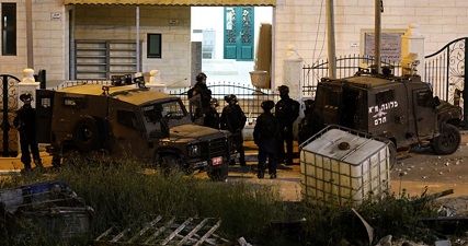 IOF kidnaps Palestinian citizens in J�lem and al-Khalil