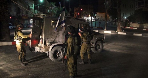 21 Palestinians rounded up in West Bank