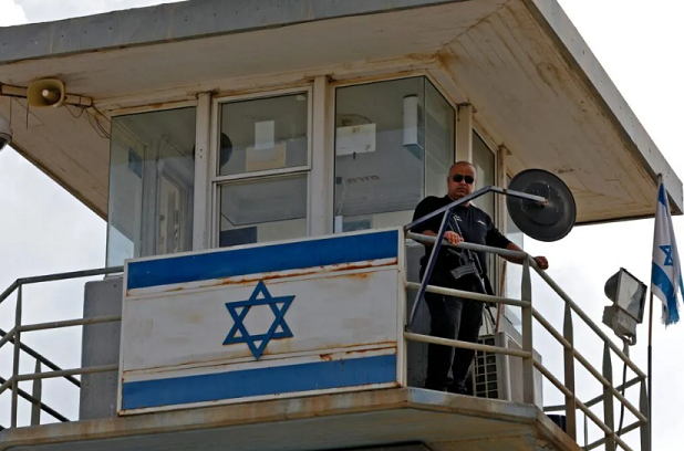 Israel suspends Gilboa Prison chief after prisoners escape